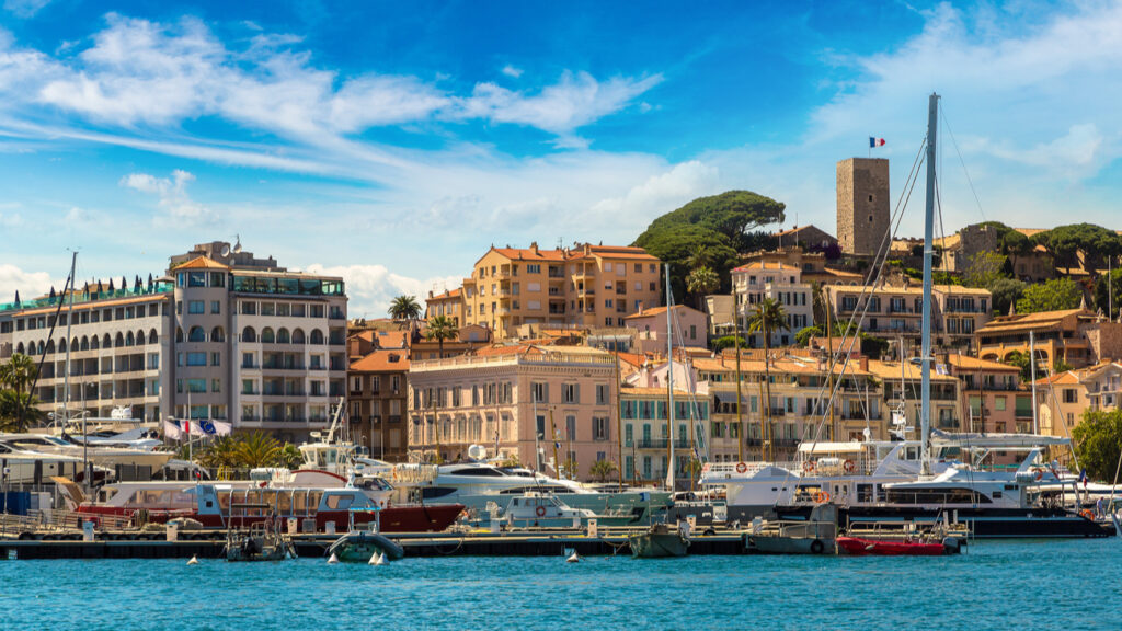 Vue du port de plaisance de Cannes